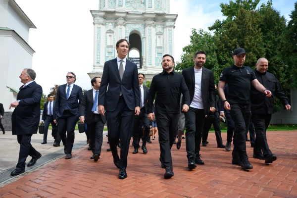 Зеленський зустрівся зі спецпредставниками Трампа в Києві