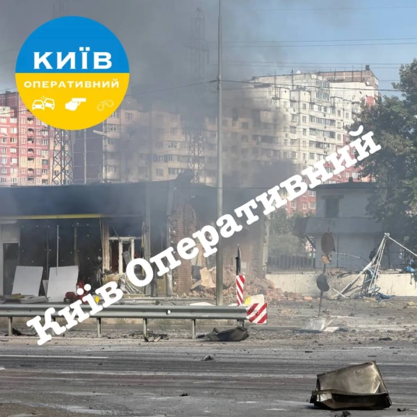 Наслідки удару по АЗС у Києві