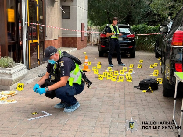 У Києві чоловік застрелив директора клініки репродуктології: нападника розшукують