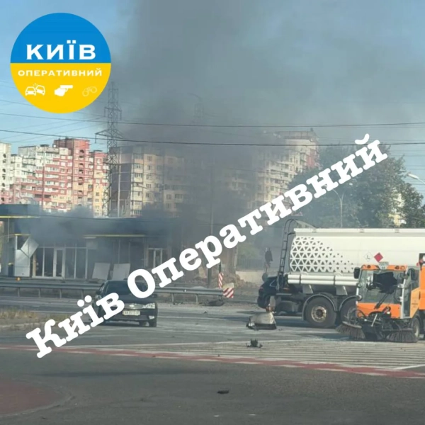 Наслідки удару по АЗС у Києві