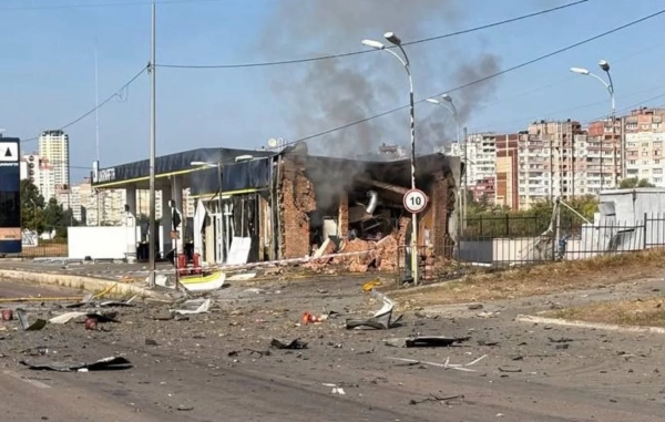 Російські удари по АЗС у Києві: загинули двоє, є поранені