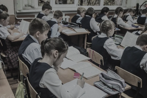 Школи Росії посилюють пропаганду і військову підготовку учнів