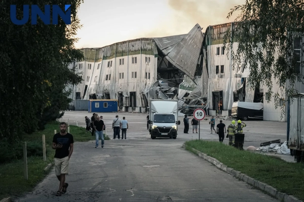 Наслідки влучання російського БПЛА у склад "Еко-маркету"