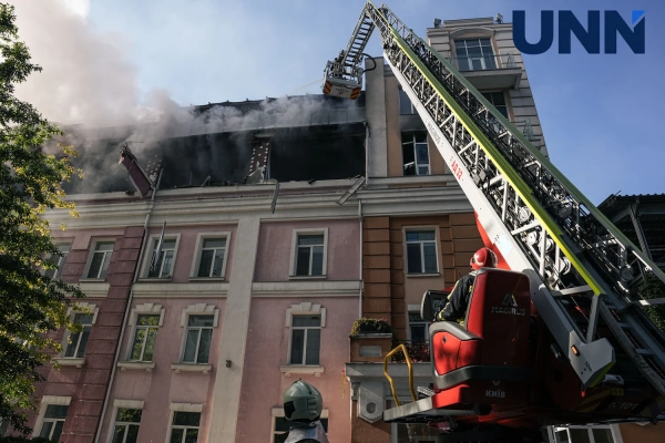 Наслідки влучання в Голосіївському районі Києва.