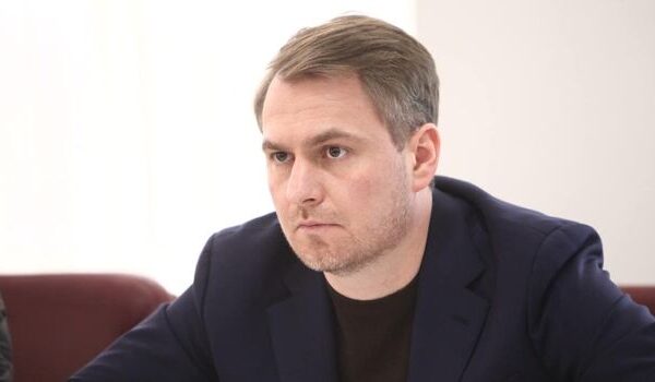 Кравченко задекларував квартиру, придбану за день до “Карфагена”, та зарплату в мільйон гривень