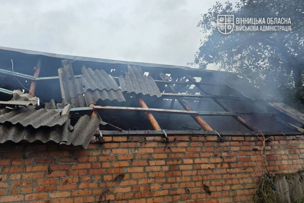 Працівники ліквідують наслідки атаки