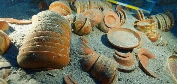 Археологи знайшли елітний посуд віком 2100 років біля узбережжя Туреччини.